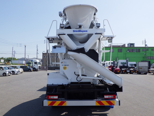 日産UD2PG-CW5DLミキサー10tドラム容量:8.3㎥|中古トラックの販売・買取・査定のアイナビ