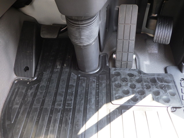 日産UD2PG-CW5DLミキサー10tドラム容量:8.3㎥|中古トラックの販売・買取・査定のアイナビ