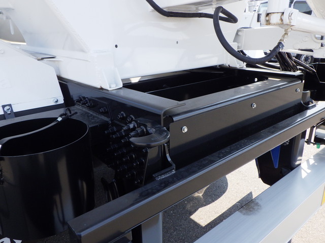 日産UD2PG-CW5DLミキサー10tドラム容量:8.3㎥|中古トラックの販売・買取・査定のアイナビ