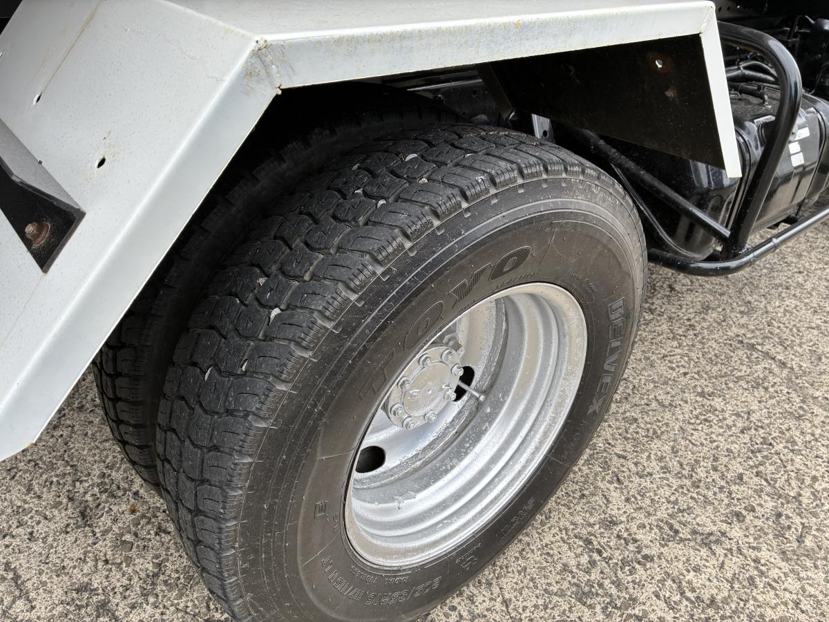 上物ほぼ新品、3tアームロール、箱付、Km少ない|中古トラックの販売・買取・査定のアイナビ