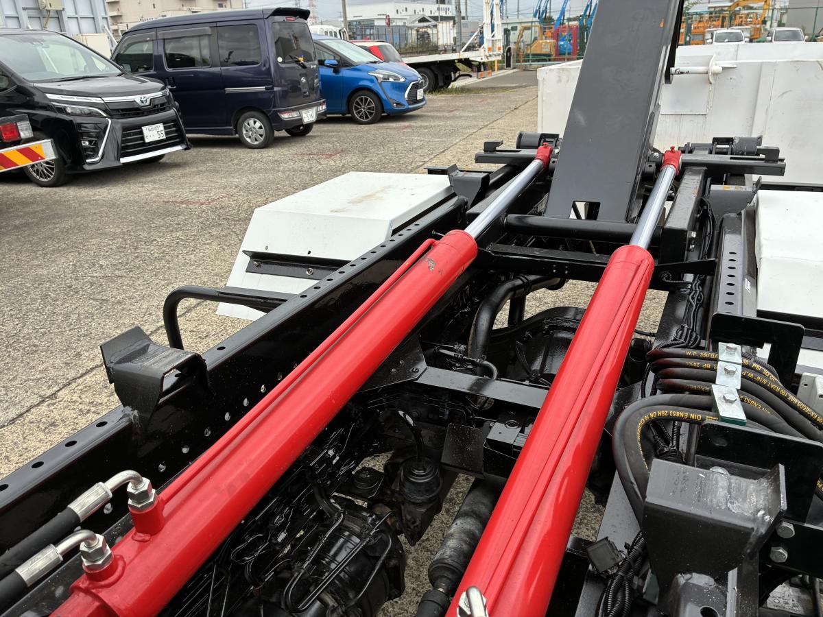 上物ほぼ新品、3tアームロール、箱付、Km少ない|中古トラックの販売・買取・査定のアイナビ