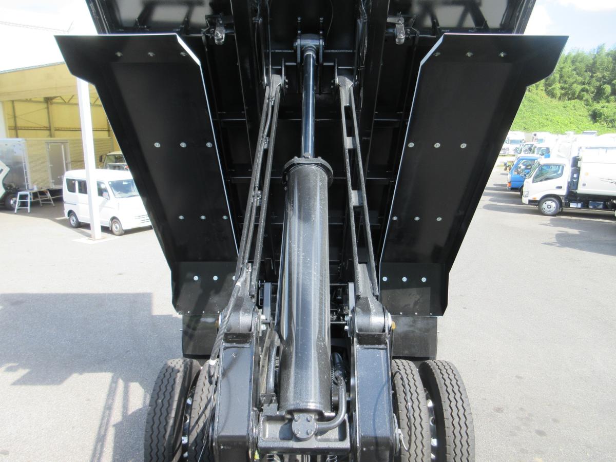 極東製 530×235 土砂ダンプ 自動シート !!|中古トラックの販売・買取・査定のアイナビ