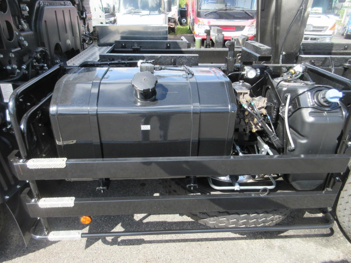 極東製 530×235 土砂ダンプ 自動シート !!|中古トラックの販売・買取・査定のアイナビ