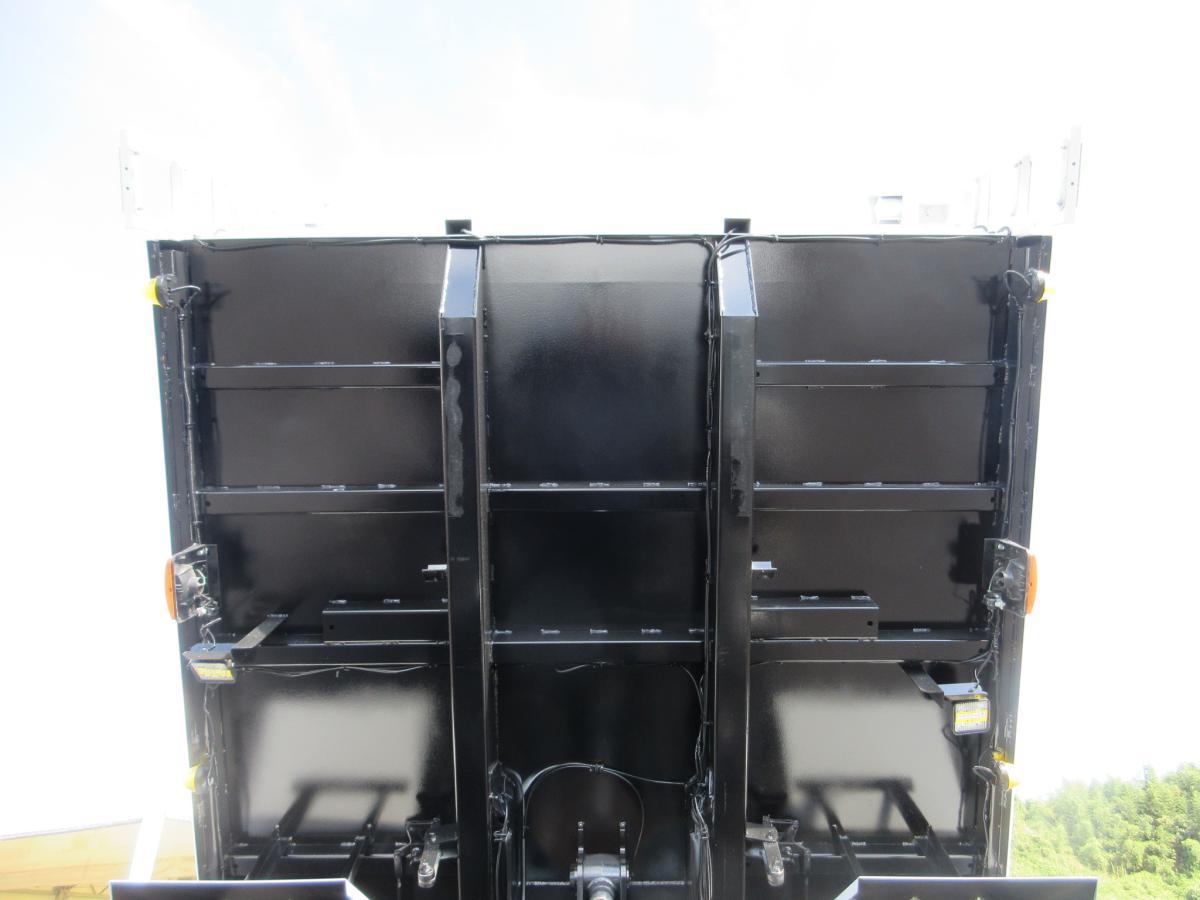 極東製 530×235 土砂ダンプ 自動シート !!|中古トラックの販売・買取・査定のアイナビ