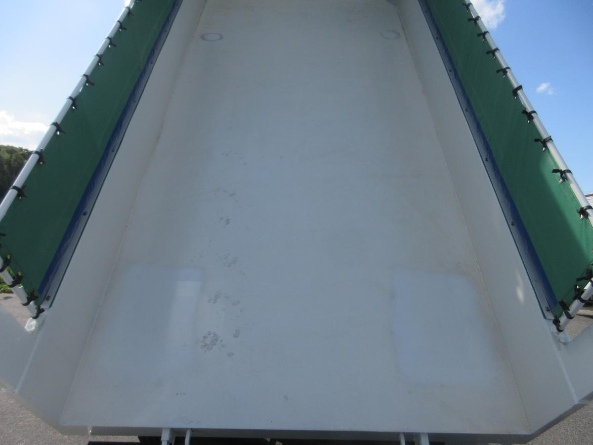 極東製 530×235 土砂ダンプ 自動シート !!|中古トラックの販売・買取・査定のアイナビ