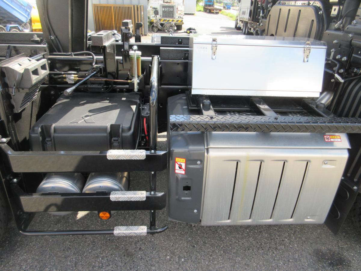 極東製 530×235 土砂ダンプ 自動シート !!|中古トラックの販売・買取・査定のアイナビ