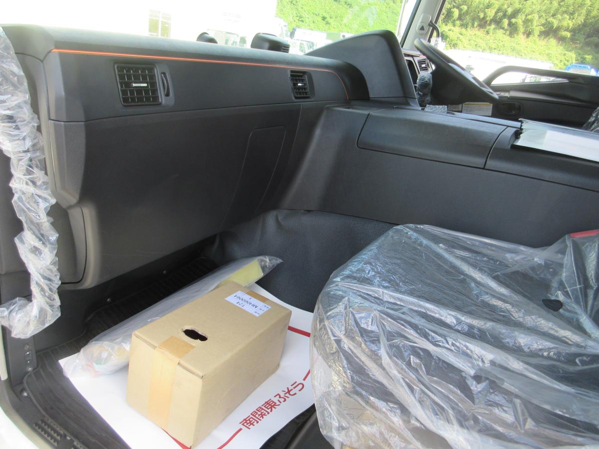 極東製 530×235 土砂ダンプ 自動シート !!|中古トラックの販売・買取・査定のアイナビ