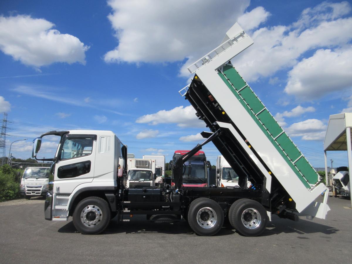 極東製 530×235 土砂ダンプ 自動シート !!|中古トラックの販売・買取・査定のアイナビ