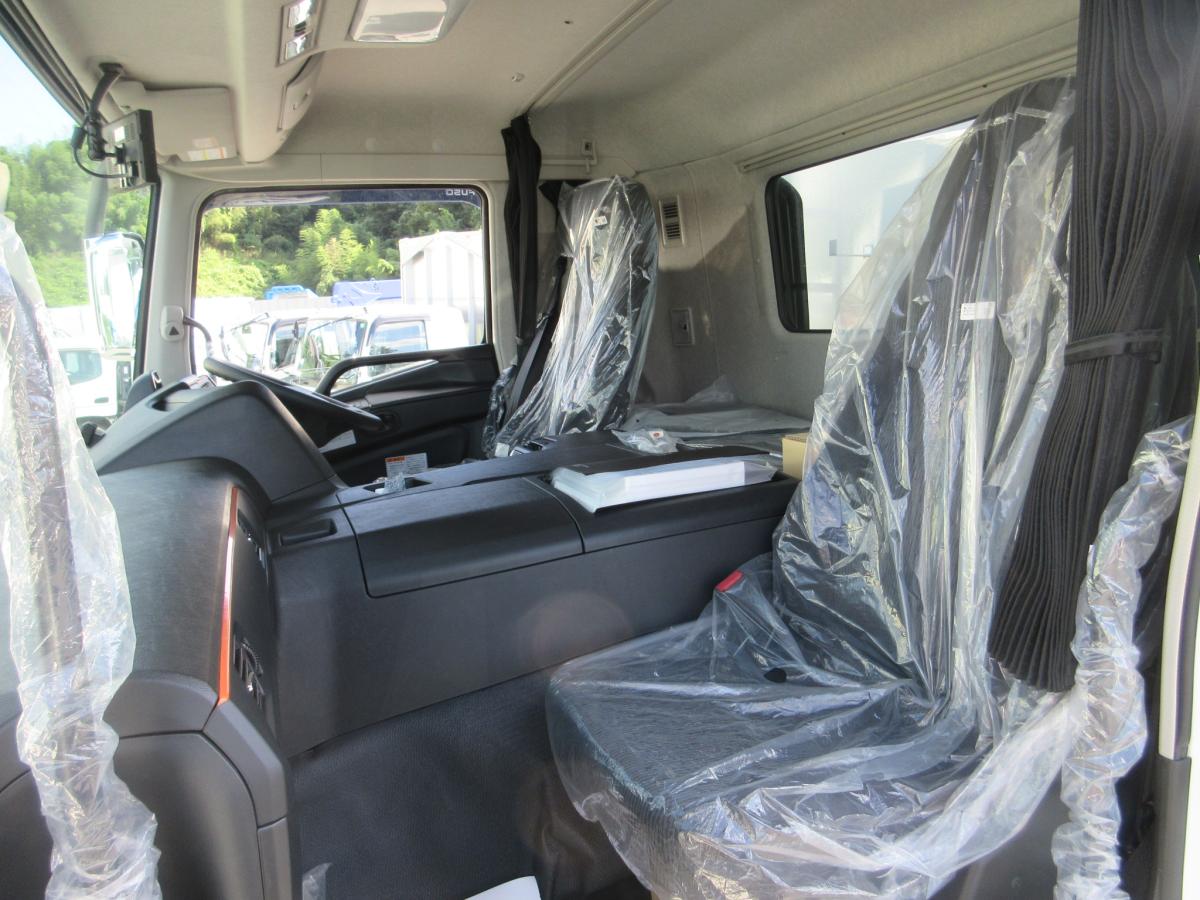 極東製 530×235 土砂ダンプ 自動シート !!|中古トラックの販売・買取・査定のアイナビ