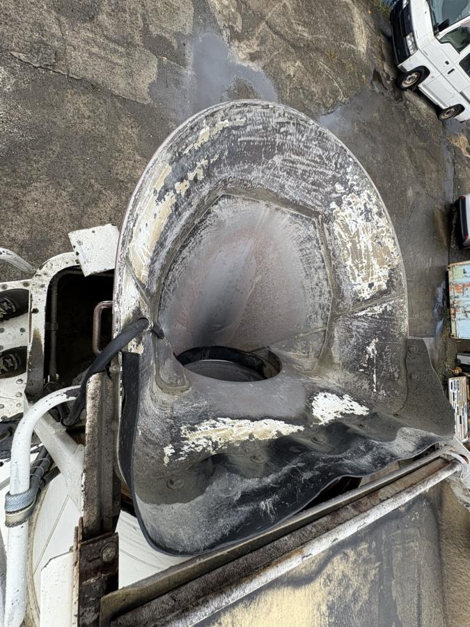 H30年式、スーパーグレート、コンクリートミキサー車、車検付|中古トラックの販売・買取・査定のアイナビ