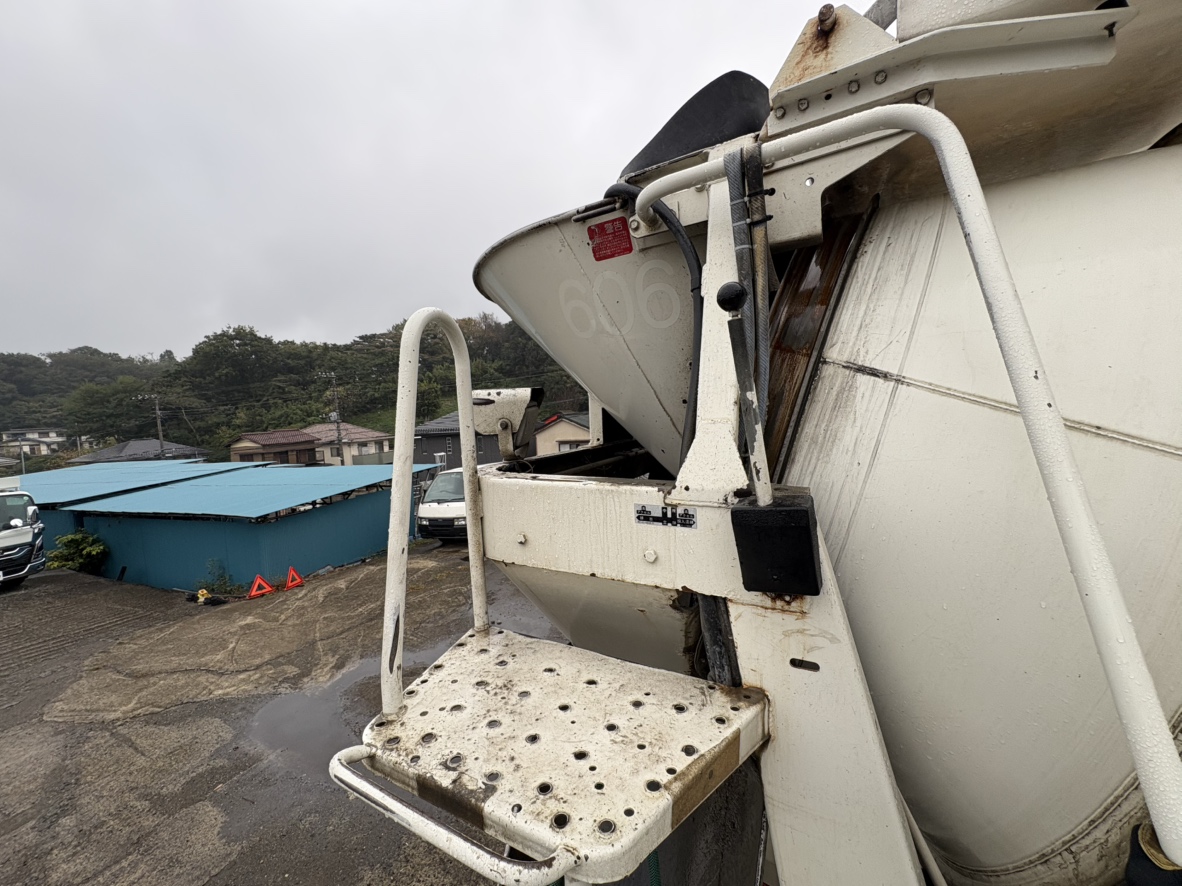 H30年式、スーパーグレート、コンクリートミキサー車、車検付|中古トラックの販売・買取・査定のアイナビ