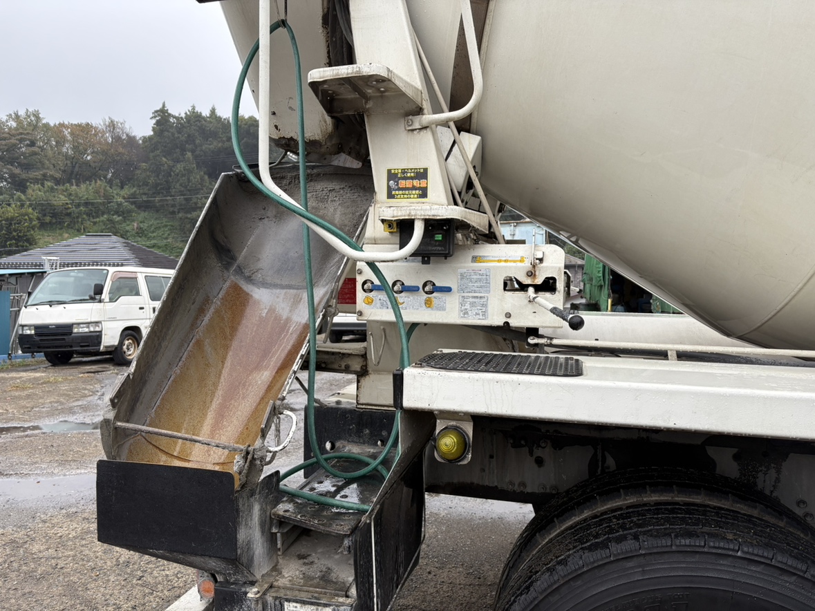 H30年式、スーパーグレート、コンクリートミキサー車、車検付|中古トラックの販売・買取・査定のアイナビ