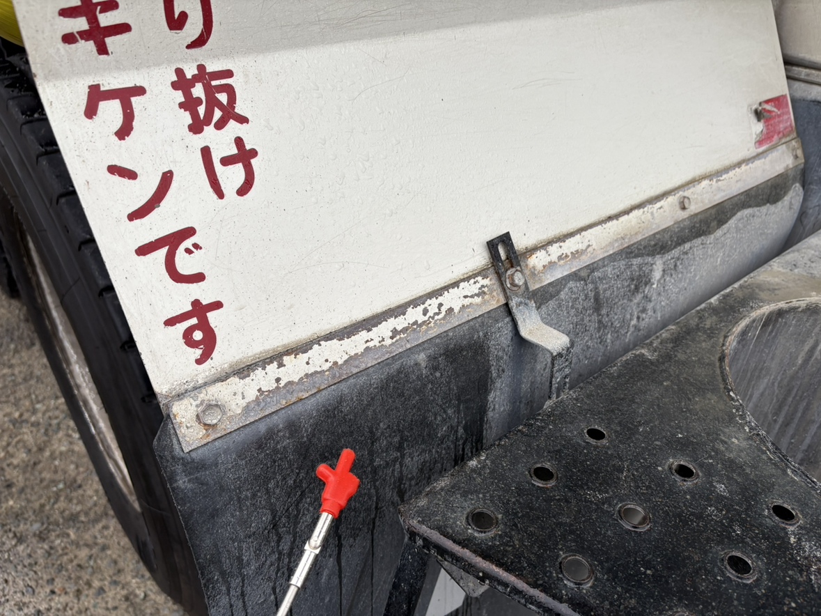 H30年式、スーパーグレート、コンクリートミキサー車、車検付|中古トラックの販売・買取・査定のアイナビ