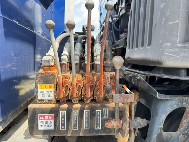 平成18年式☆日野プロフィア セフティーローダー|中古トラックの販売・買取・査定のアイナビ