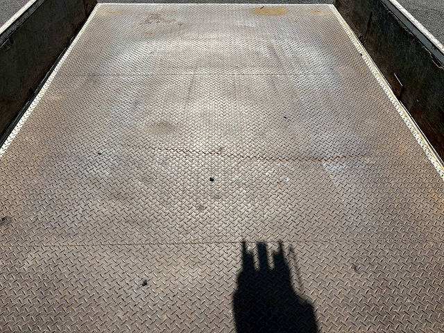 5段ラジコン★ワイド×ロング★3トン積載★6速マニュアル|中古トラックの販売・買取・査定のアイナビ