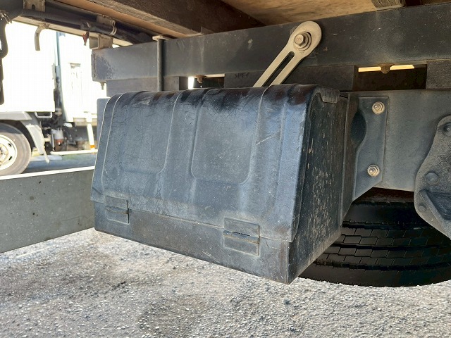 5段ラジコン★ワイド×ロング★3トン積載★6速マニュアル|中古トラックの販売・買取・査定のアイナビ