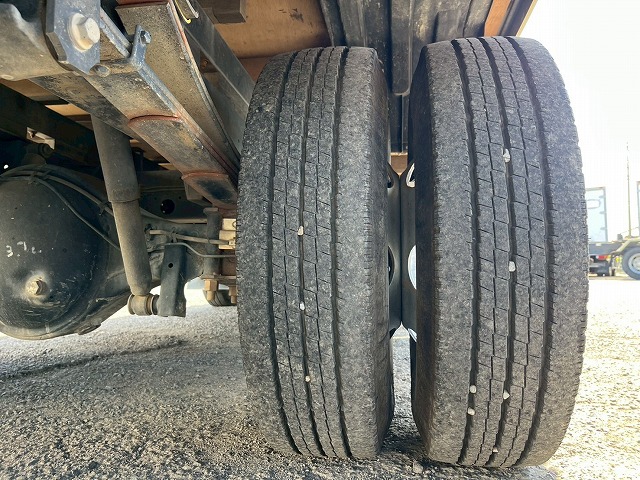 5段ラジコン★ワイド×ロング★3トン積載★6速マニュアル|中古トラックの販売・買取・査定のアイナビ