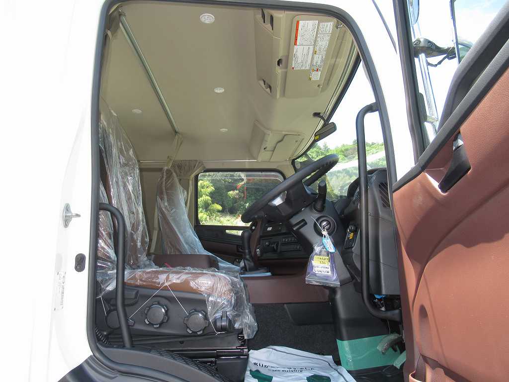 四国車体 ウィンチ Rエアサス 自動あゆみ 380PS 7速|中古トラックの販売・買取・査定のアイナビ