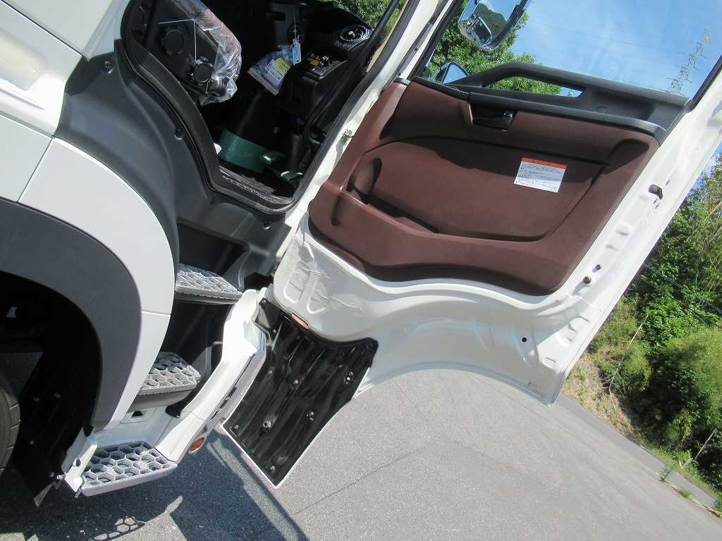 四国車体 ウィンチ Rエアサス 自動あゆみ 380PS 7速|中古トラックの販売・買取・査定のアイナビ