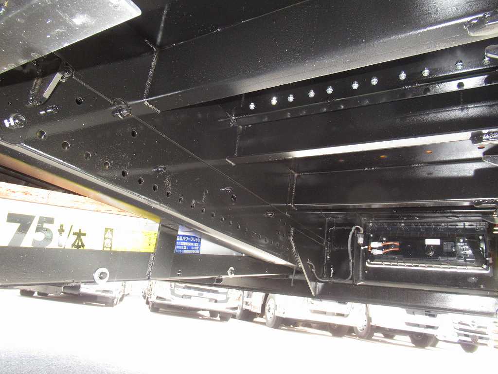 四国車体 ウィンチ Rエアサス 自動あゆみ 380PS 7速|中古トラックの販売・買取・査定のアイナビ