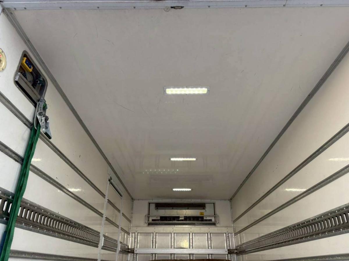 ワイドロング東プレ低温パワーゲート付きAT|中古トラックの販売・買取・査定のアイナビ