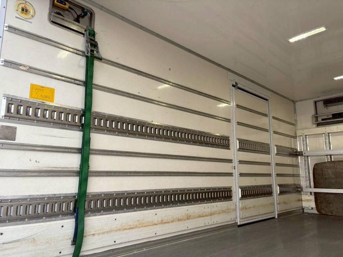 ワイドロング東プレ低温パワーゲート付きAT|中古トラックの販売・買取・査定のアイナビ