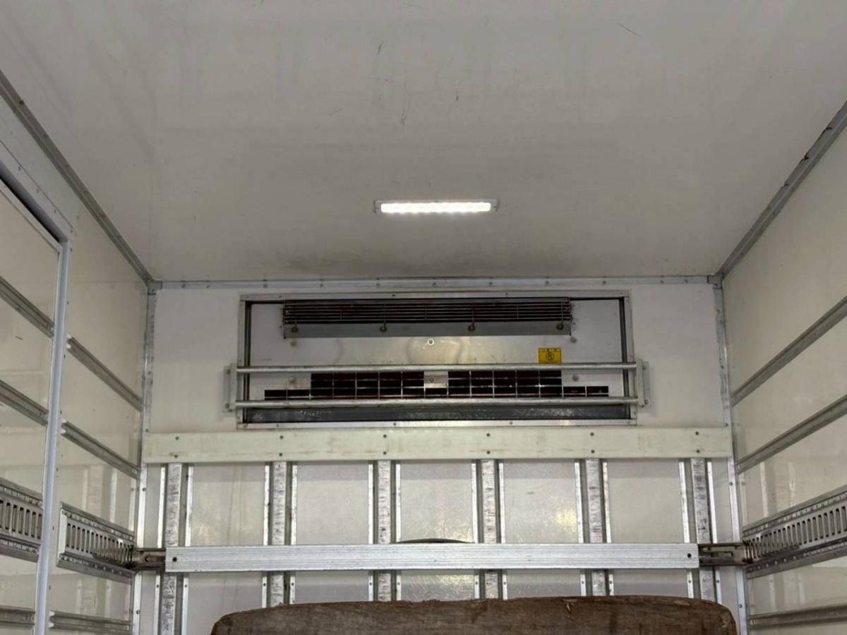 ワイドロング東プレ低温パワーゲート付きAT|中古トラックの販売・買取・査定のアイナビ