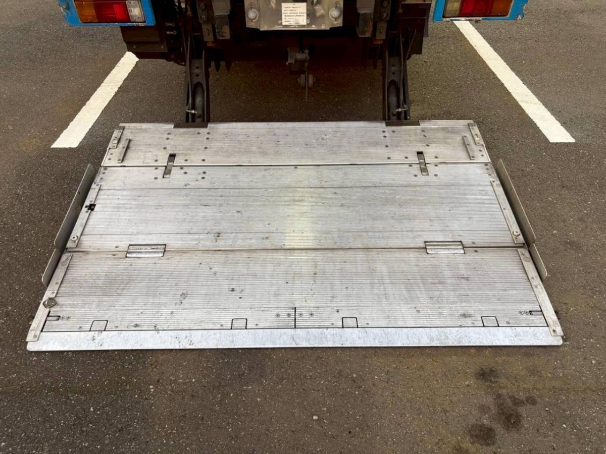 ワイドロング東プレ低温パワーゲート付きAT|中古トラックの販売・買取・査定のアイナビ