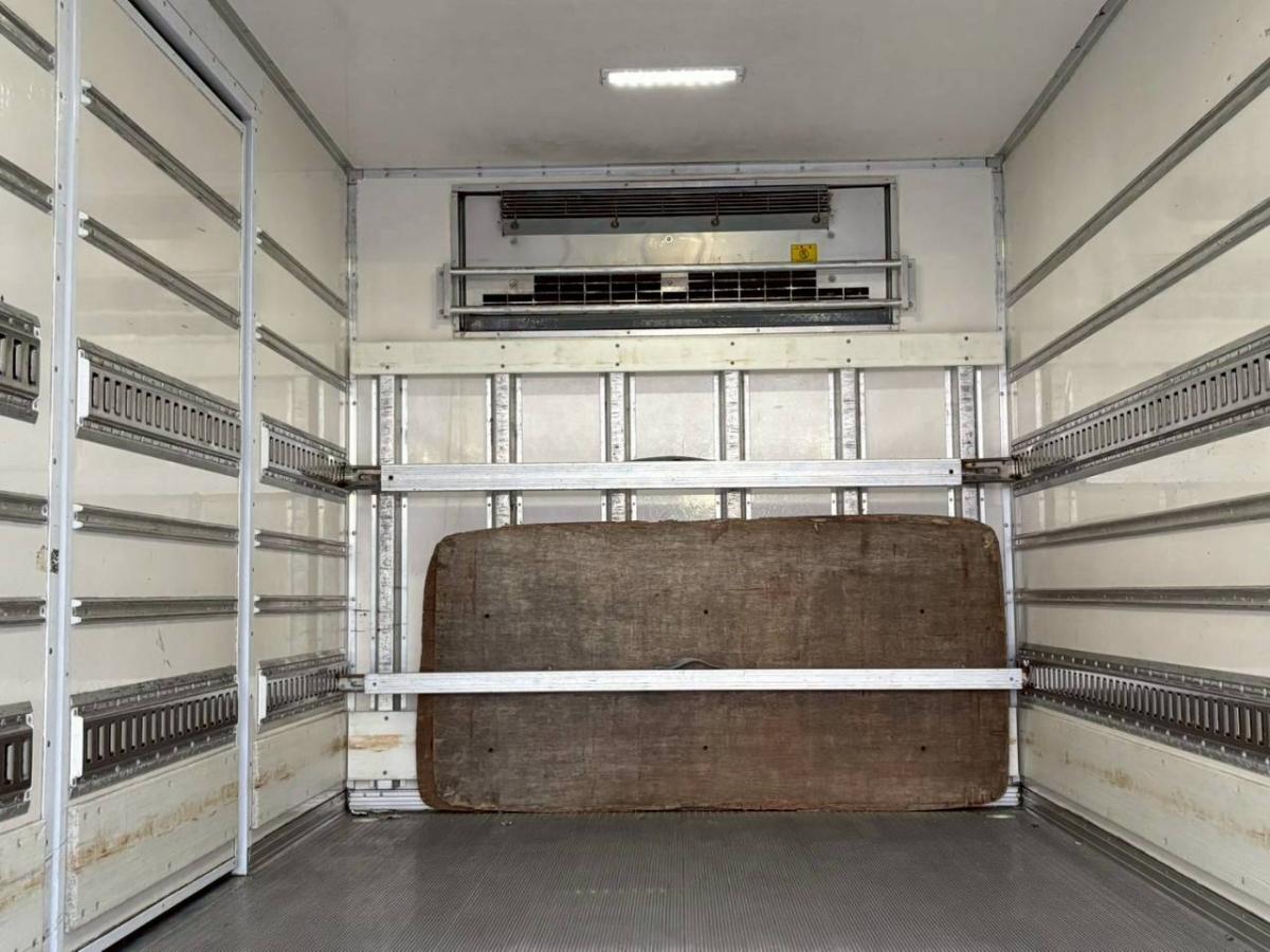 ワイドロング東プレ低温パワーゲート付きAT|中古トラックの販売・買取・査定のアイナビ