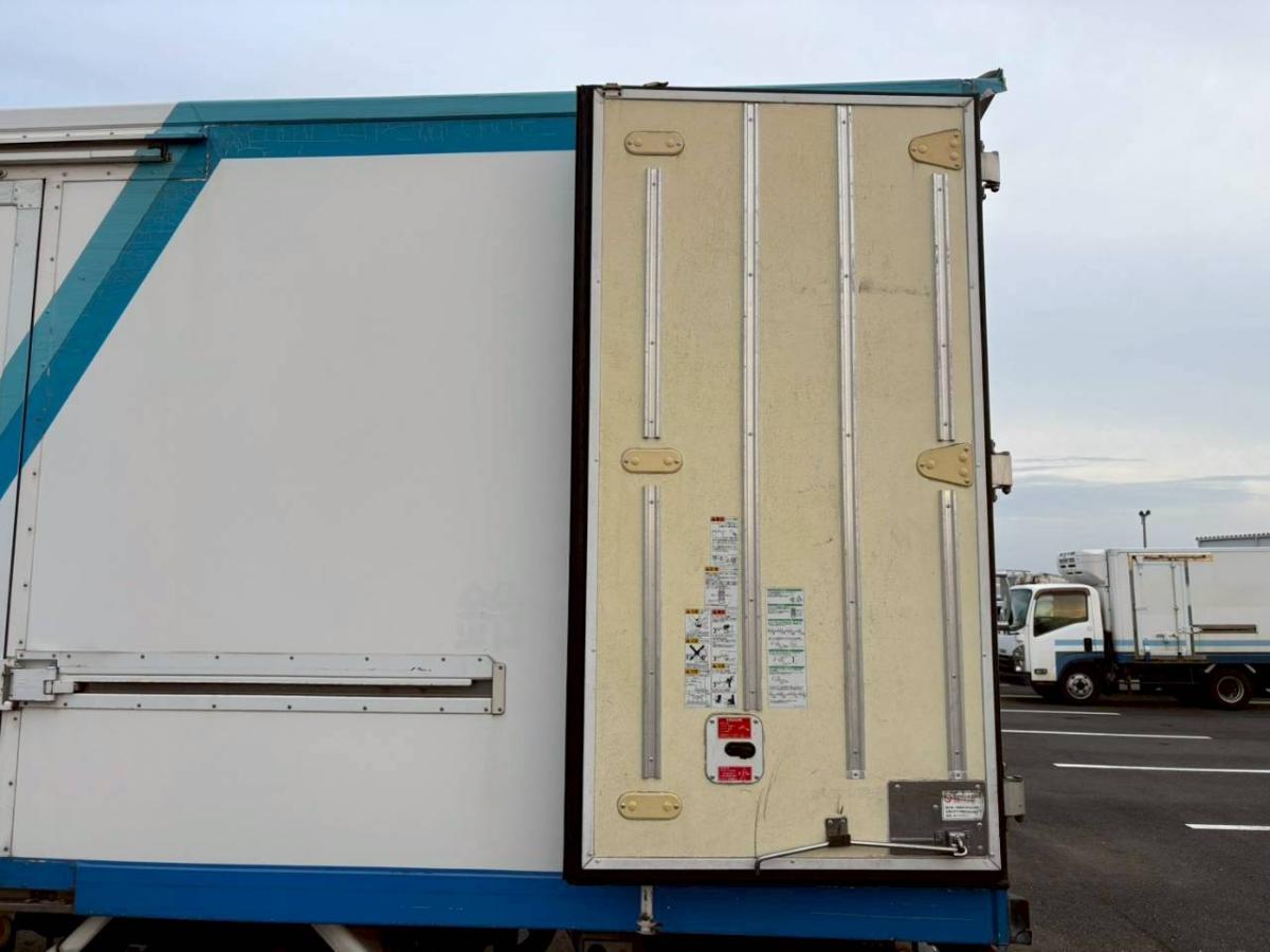 ワイドロング東プレ低温パワーゲート付きAT|中古トラックの販売・買取・査定のアイナビ