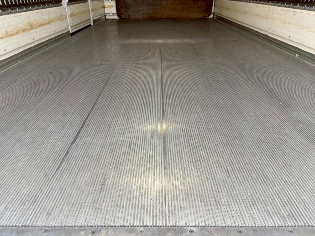 ワイドロング東プレ低温パワーゲート付きAT|中古トラックの販売・買取・査定のアイナビ