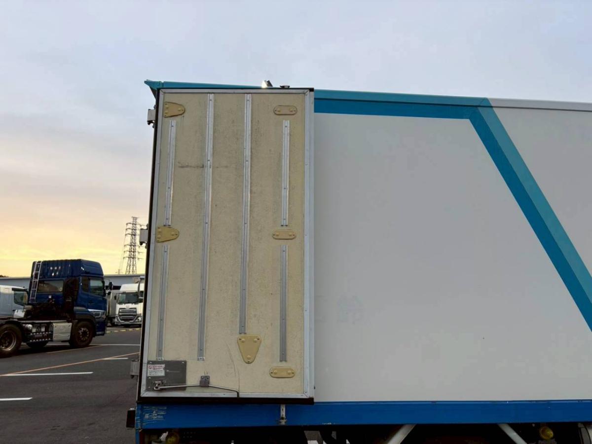 ワイドロング東プレ低温パワーゲート付きAT|中古トラックの販売・買取・査定のアイナビ