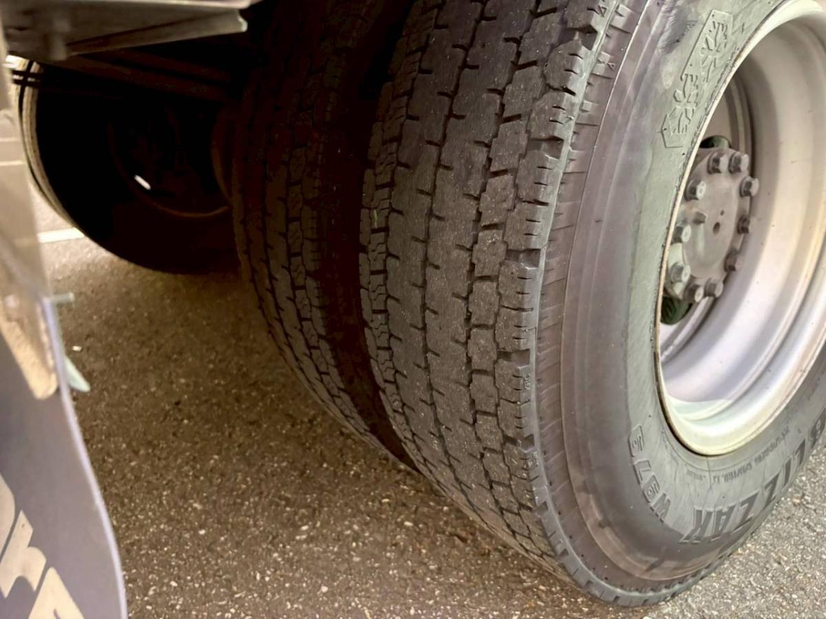 ワイドロング東プレ低温パワーゲート付きAT|中古トラックの販売・買取・査定のアイナビ