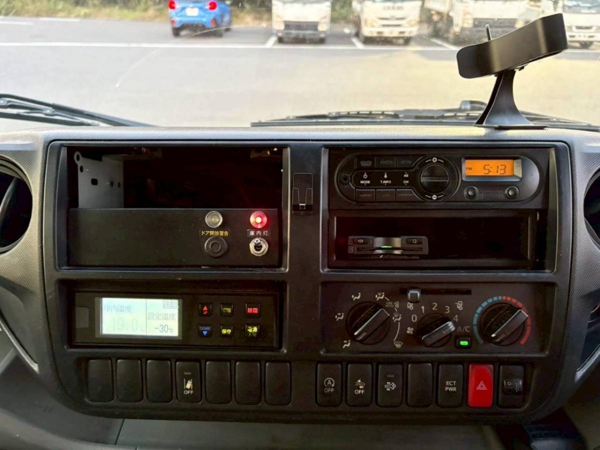 ワイドロング東プレ低温パワーゲート付きAT|中古トラックの販売・買取・査定のアイナビ