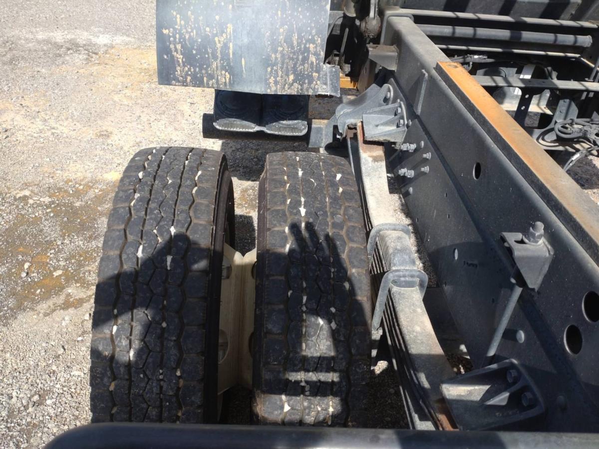 トヨタトヨエースタンクローリー 1層3.3KL 消防書類有り|中古トラックの販売・買取・査定のアイナビ