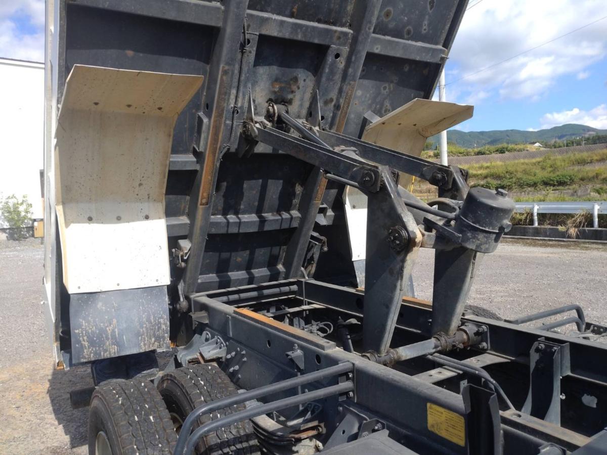 トヨタトヨエースタンクローリー 1層3.3KL 消防書類有り|中古トラックの販売・買取・査定のアイナビ