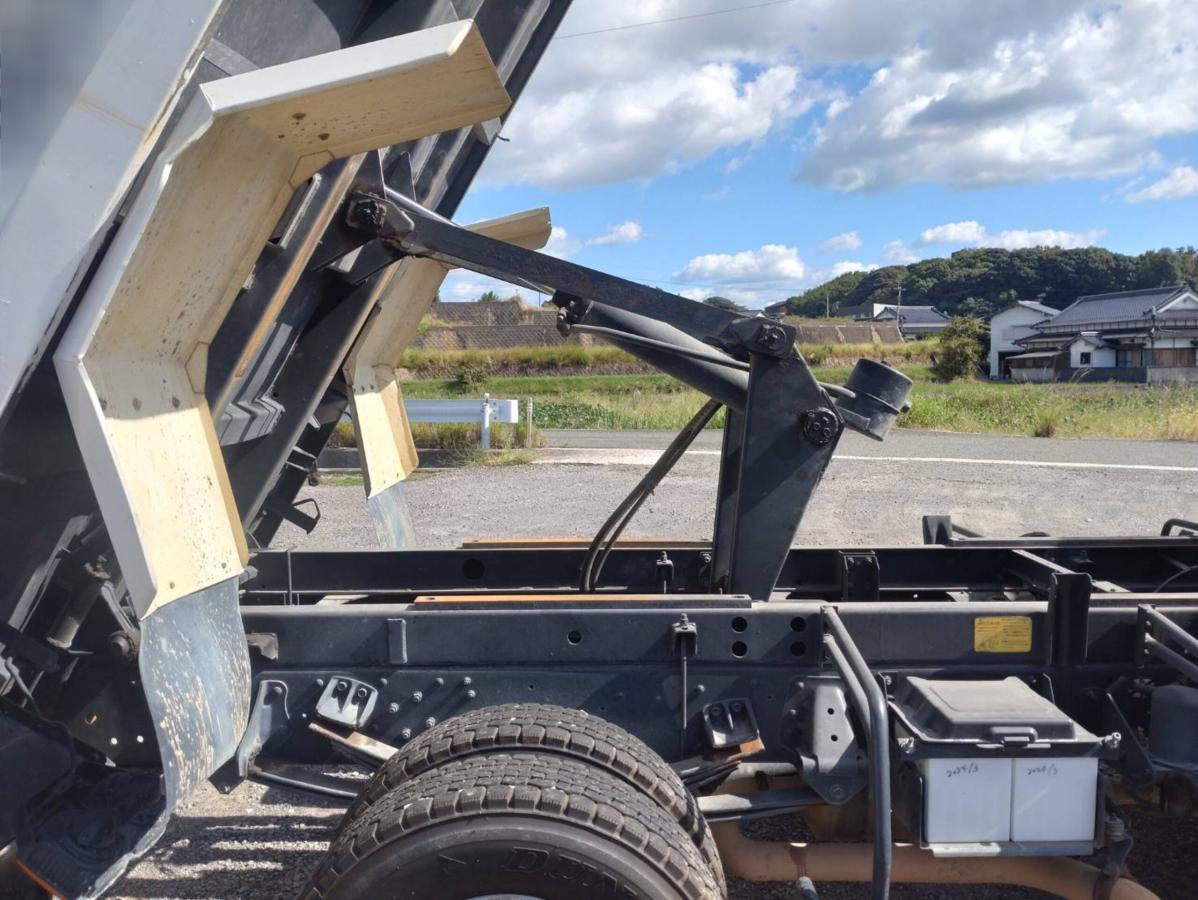 トヨタトヨエースタンクローリー 1層3.3KL 消防書類有り|中古トラックの販売・買取・査定のアイナビ