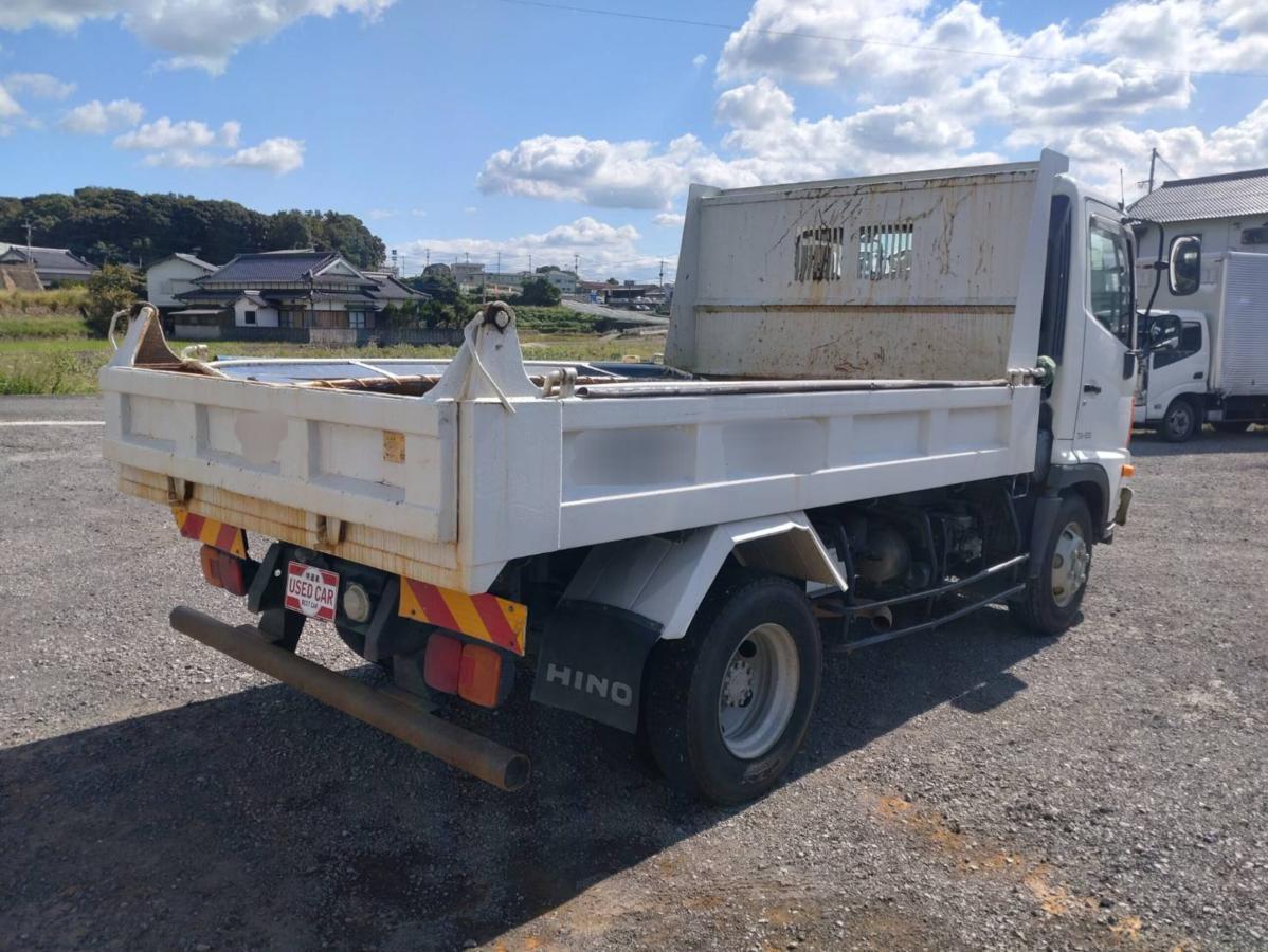 トヨタトヨエースタンクローリー 1層3.3KL 消防書類有り|中古トラックの販売・買取・査定のアイナビ