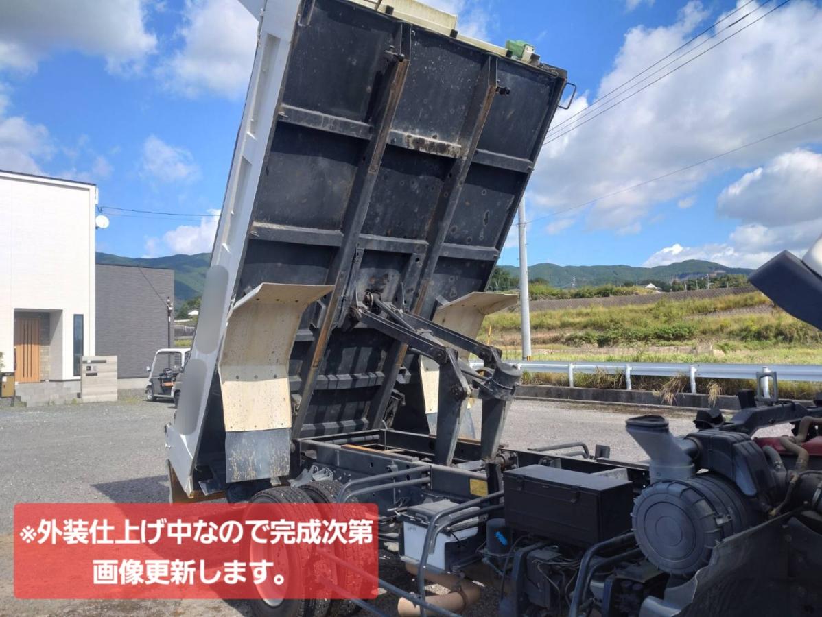 トヨタトヨエースタンクローリー 1層3.3KL 消防書類有り|中古トラックの販売・買取・査定のアイナビ