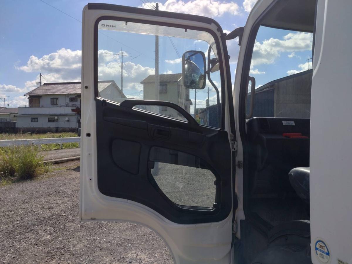 トヨタトヨエースタンクローリー 1層3.3KL 消防書類有り|中古トラックの販売・買取・査定のアイナビ