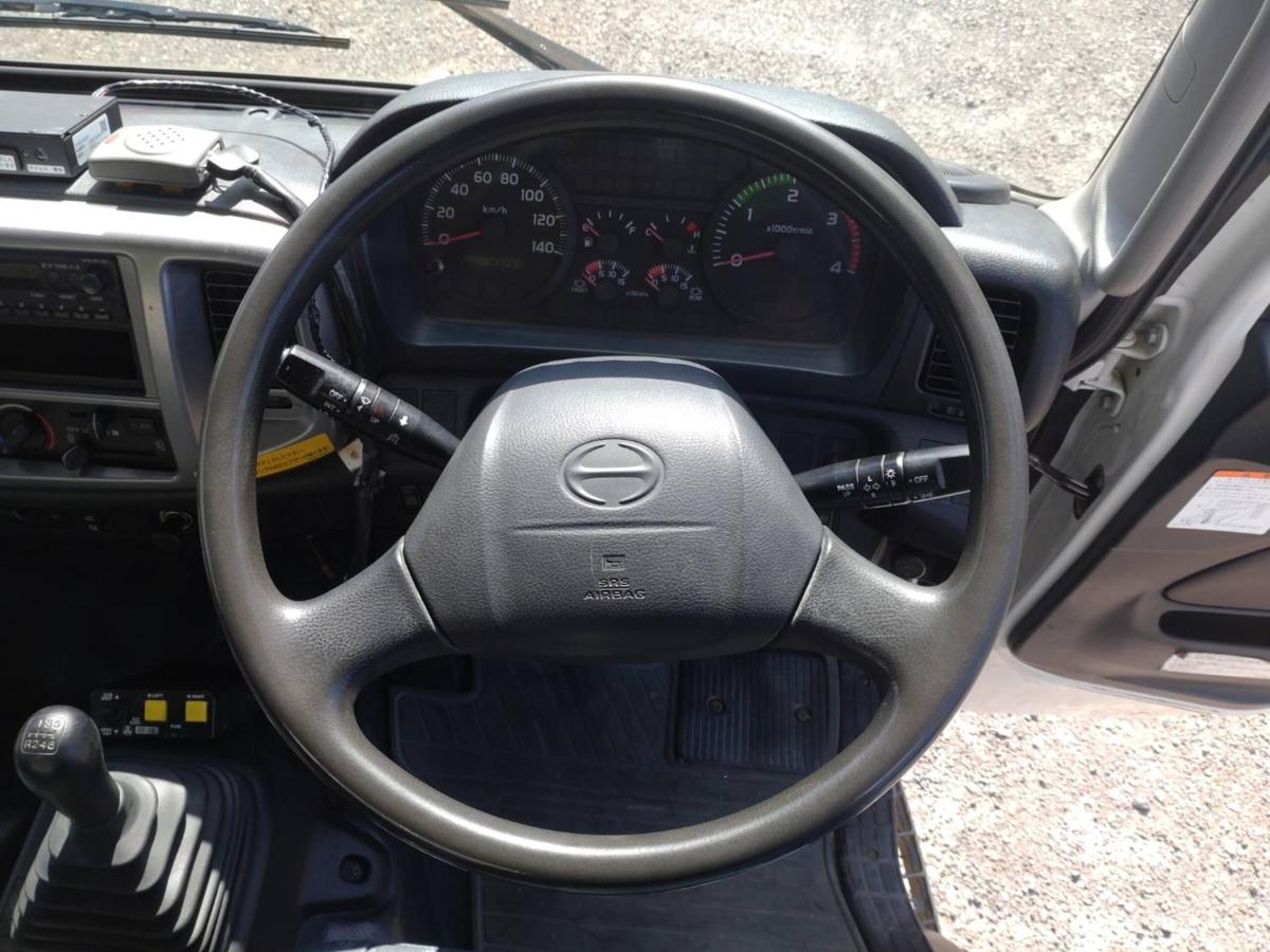 トヨタトヨエースタンクローリー 1層3.3KL 消防書類有り|中古トラックの販売・買取・査定のアイナビ