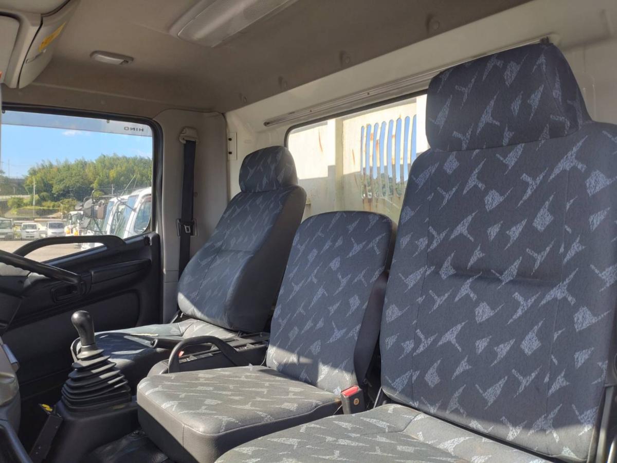 トヨタトヨエースタンクローリー 1層3.3KL 消防書類有り|中古トラックの販売・買取・査定のアイナビ