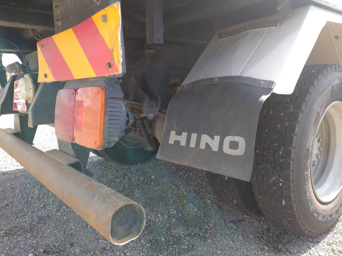 トヨタトヨエースタンクローリー 1層3.3KL 消防書類有り|中古トラックの販売・買取・査定のアイナビ