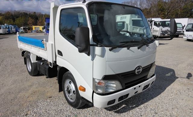 H26年 デュトロ3t低床ダンプ|中古トラックの販売・買取・査定のアイナビ