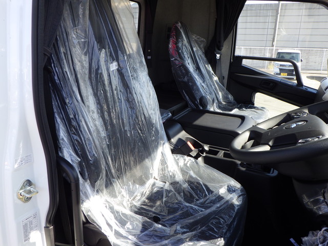 三菱2KG-FK62FZクレーン4段増トンワイドアルミブロック|中古トラックの販売・買取・査定のアイナビ