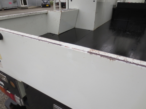 日野デュトロ高所作業車|中古トラックの販売・買取・査定のアイナビ