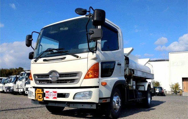 日野自動車レンジャータンクローリー2層4KL消防書類有|中古トラックの販売・買取・査定のアイナビ