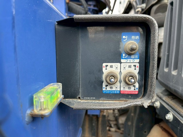 4段ラジコン★4軸低床2デフ★後輪エアサス★12.3トン積載!|中古トラックの販売・買取・査定のアイナビ