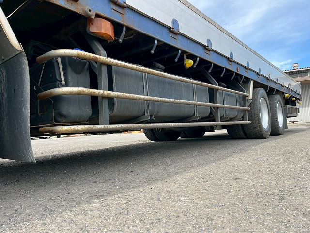 4段ラジコン★4軸低床2デフ★後輪エアサス★12.3トン積載!|中古トラックの販売・買取・査定のアイナビ