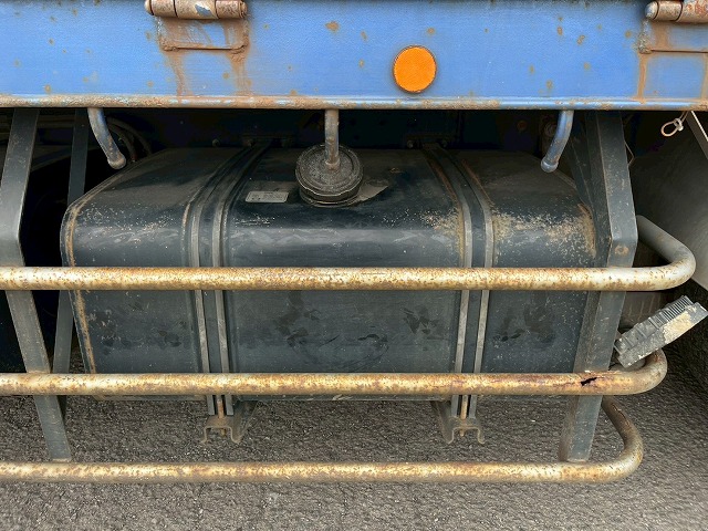 4段ラジコン★4軸低床2デフ★後輪エアサス★12.3トン積載!|中古トラックの販売・買取・査定のアイナビ